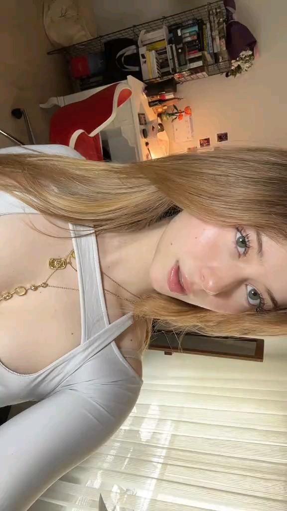 Video bokep – Gadis Abg Mulus Baru Jadian Ma Ayang Viral